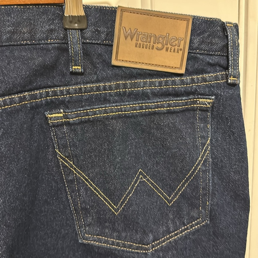 50/30 Men’s Wrangler Big and Tall Jeans - Picture 3 of 4